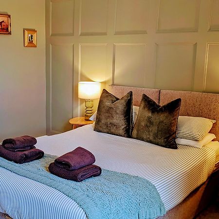 Fifth Quarter Apartment With Free Parking ヨーク エクステリア 写真