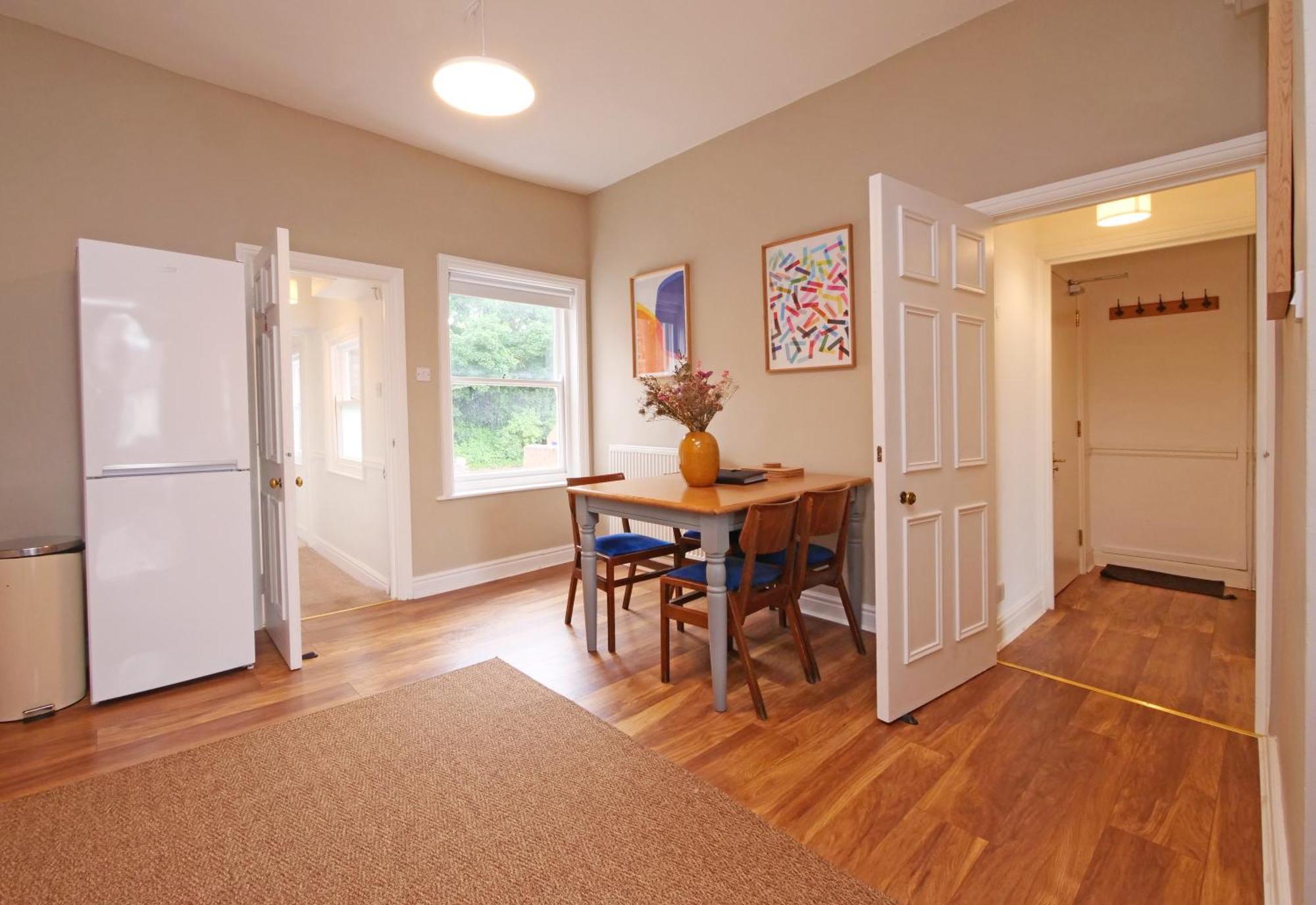 Fifth Quarter Apartment With Free Parking ヨーク エクステリア 写真
