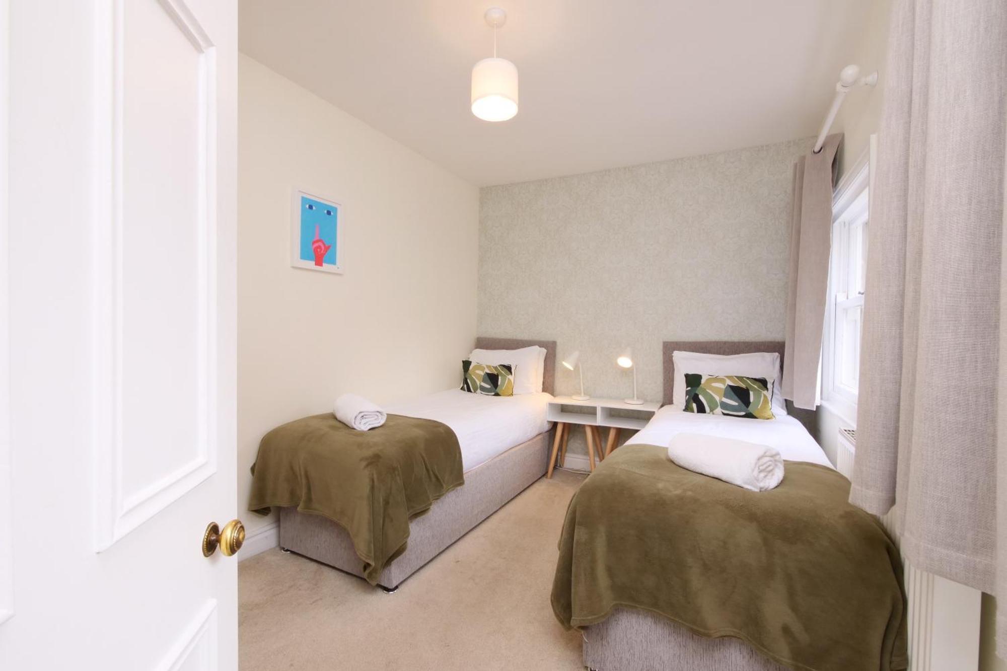 Fifth Quarter Apartment With Free Parking ヨーク エクステリア 写真